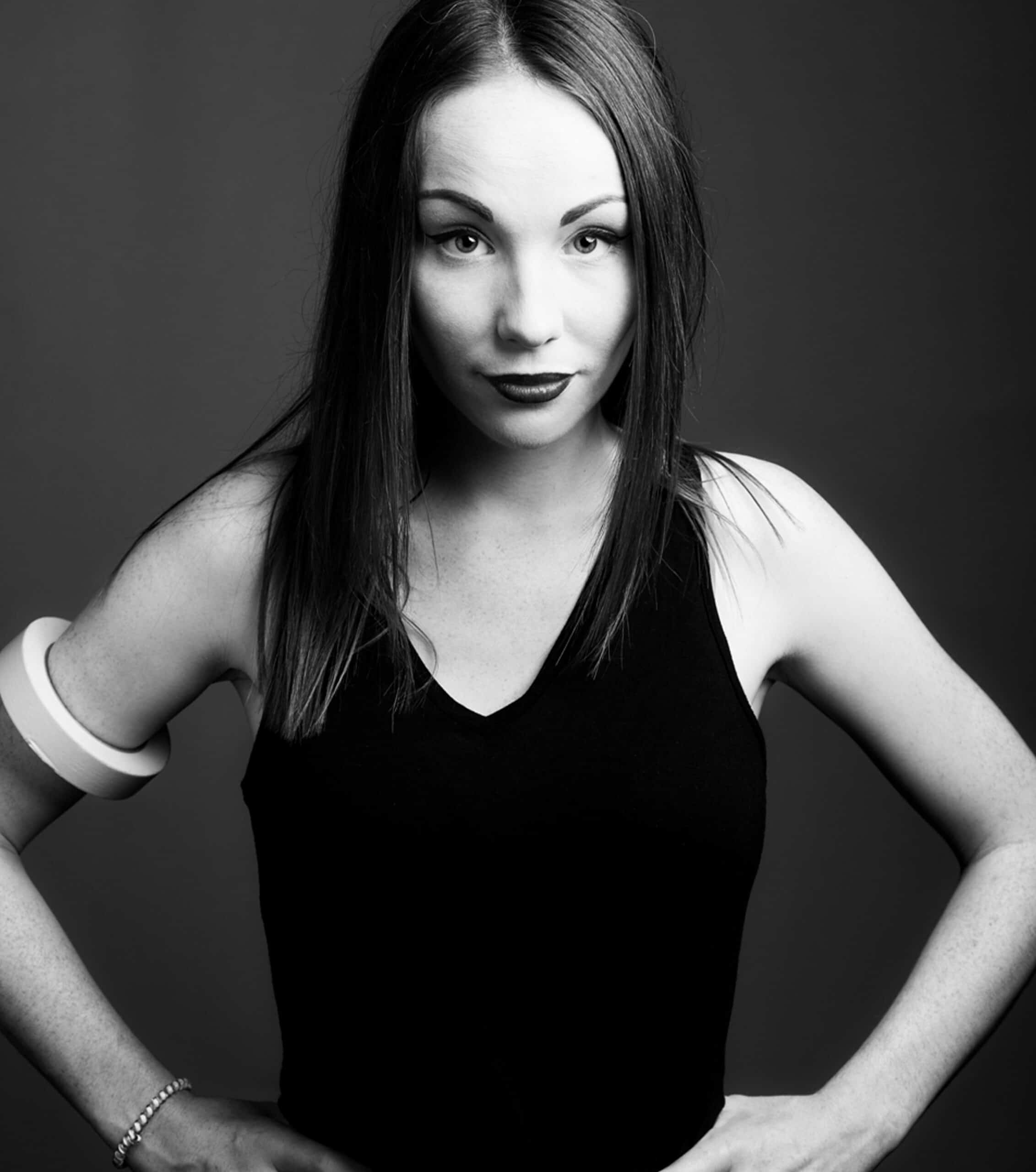 Headshot_LivHuntBW